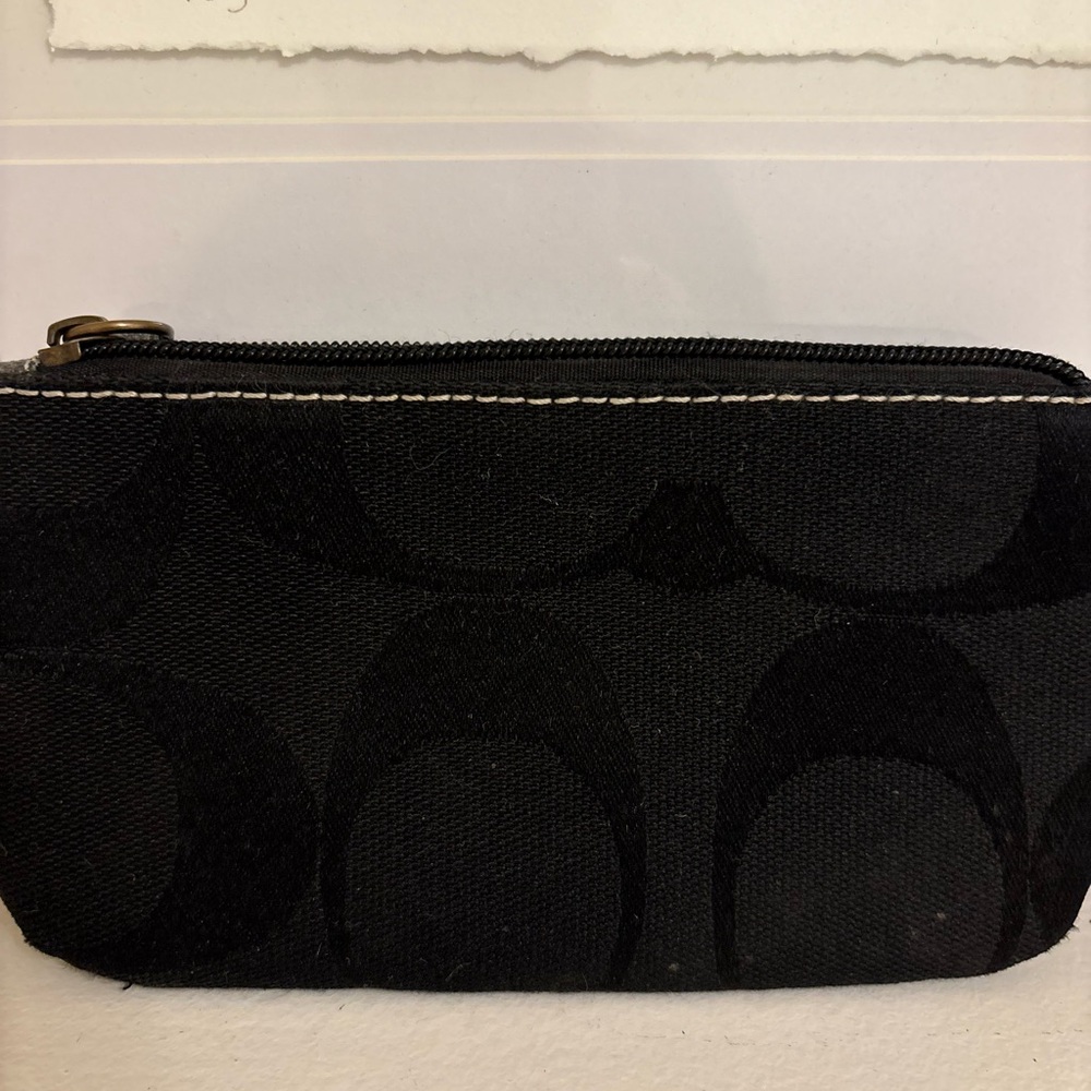 COACH Signature Black Jacquard Large Corner Zip Wristlet – Classic Style